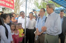 John Kerry, de retour dans le delta du Mékong, défend l'environnement 